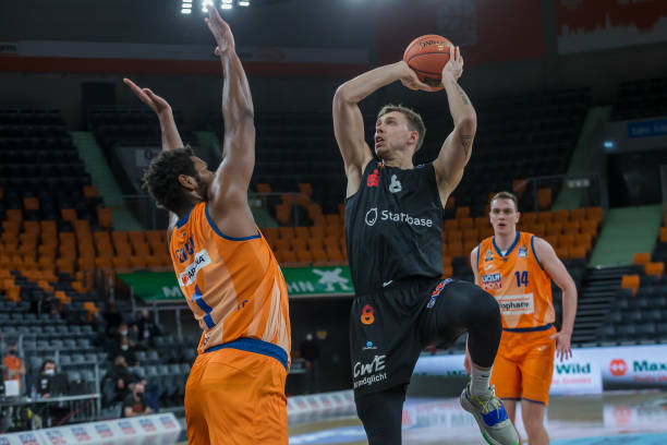 通过灵活的 通过灵活的